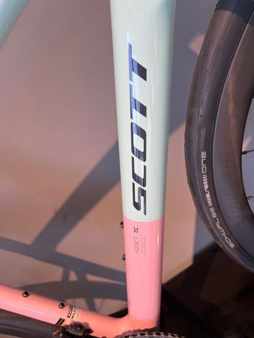 Gebrauchtes Scott Addict RC 10 2026 2026 Road & Gravel, Weiß — Bild 6 von 10