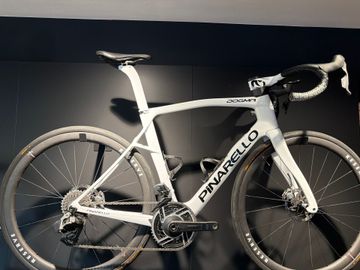 Brugt Pinarello DOGMA X SRAM RED ETAP AXS 2026 2026 Road & Gravel