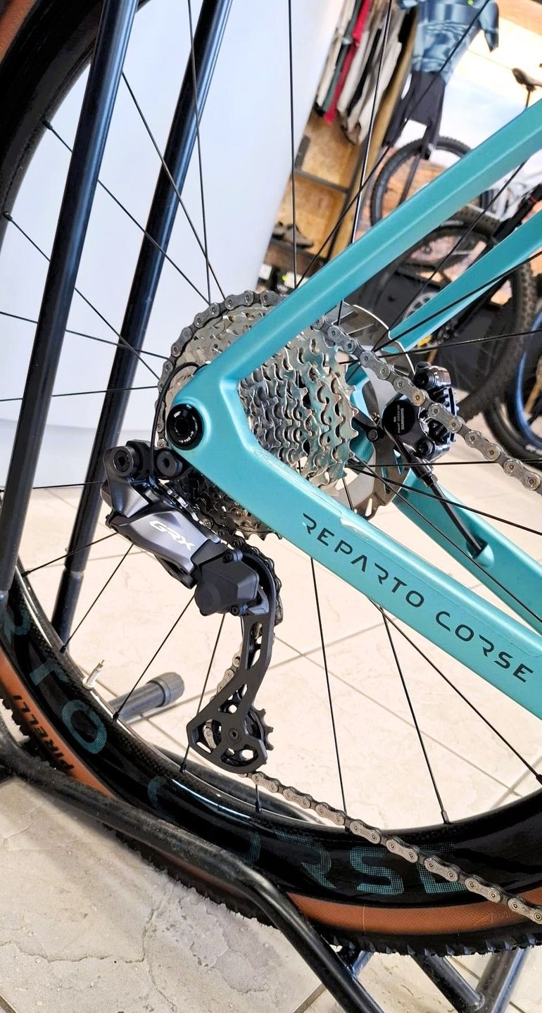 Used Bianchi Impulso Shimano GRX Di2 2025 Road & Gravel, Blue — image 11 of 12