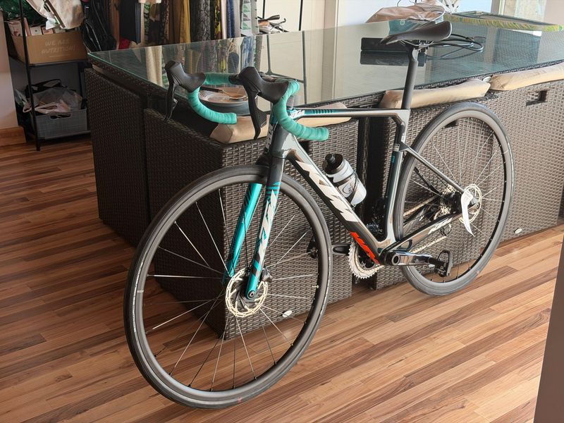 Použité KTM Revelator alto SRAM Rival eTap AXS 2025 Road & Gravel