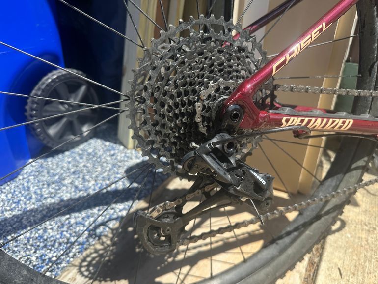 Used Specialized Chisel Hardtail 2022 2022 Mountainbike, Red, 29 — image 2 of 4