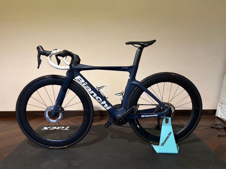 Used Bianchi Oltre COMP 2026 2026 Road & Gravel, Blue — image 2 of 12