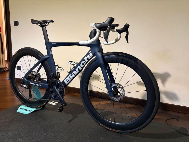 Used Bianchi Oltre COMP 2026 2026 Road & Gravel, Blue — image 4 of 12