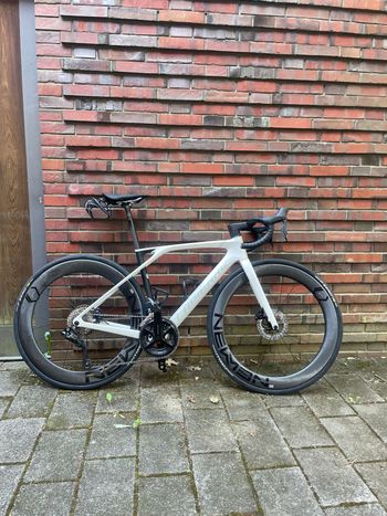 Lapierre Xelius Shimano 105 Di2 2024 Carretera y gravel de segunda mano