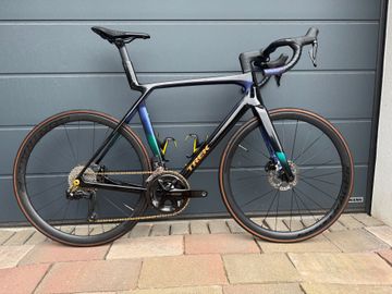 Trek Madone SL 6 Gen 8 2025 2025 Road & Gravel usato