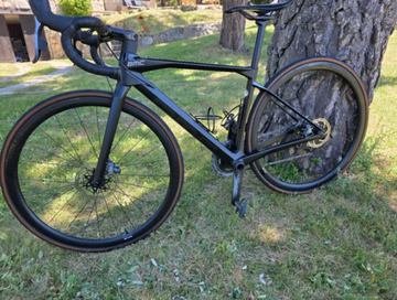 Used BMC Roadmachine 01 FOUR 2023 2023 Road & Gravel, Black — image 1 of 10