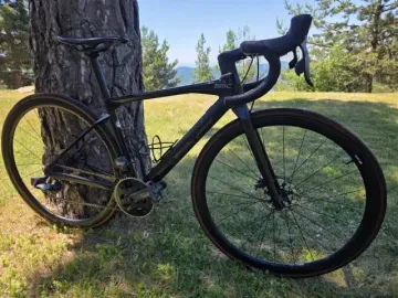 Used BMC Roadmachine 01 FOUR 2023 2023 Road & Gravel, Black — image 2 of 10