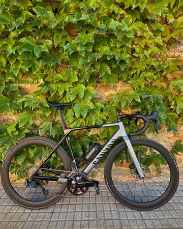 Brugt Canyon Ultimate CF SL 7 Di2 Aero 2025 2025 Road & Gravel