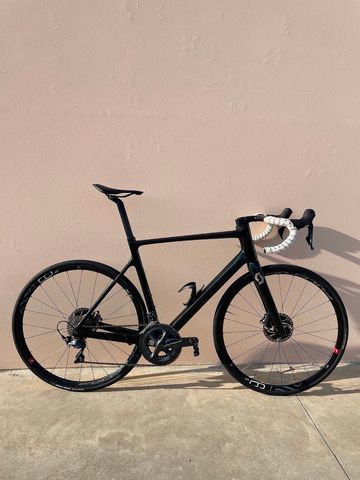 Gebrauchtes Scott Addict RC 20 2020 2020 Road & Gravel, Schwarz — Bild 1 von 8