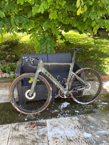Brugt Canyon Aeroad Shimano 105 Di2 2025 Road & Gravel — billede 21 af 25