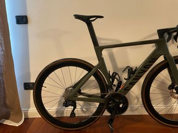 Brugt Canyon Aeroad Shimano 105 Di2 2025 Road & Gravel — billede 19 af 25
