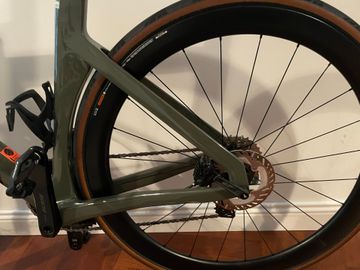 Brugt Canyon Aeroad Shimano 105 Di2 2025 Road & Gravel — billede 9 af 25