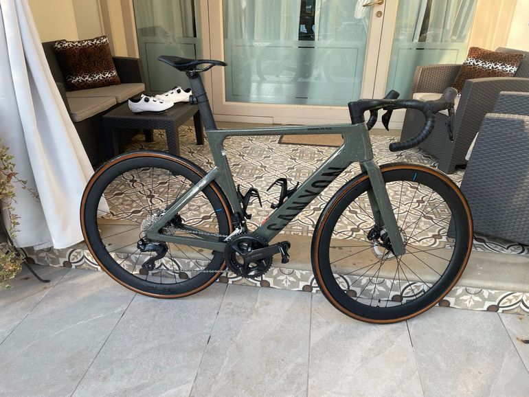 Brugt Canyon Aeroad Shimano 105 Di2 2025 Road & Gravel — billede 23 af 25