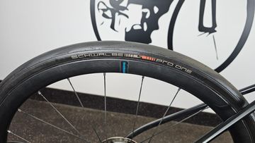 Brugt Giant Advanced 2 Disc + Carbon Wheels 2019 Road & Gravel — billede 13 af 17