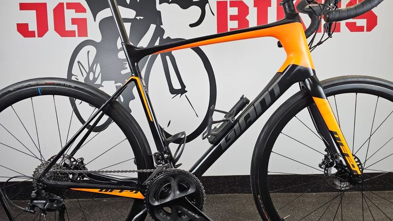Brugt Giant Advanced 2 Disc + Carbon Wheels 2019 Road & Gravel — billede 2 af 17