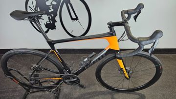 Brugt Giant Advanced 2 Disc + Carbon Wheels 2019 Road & Gravel — billede 8 af 17