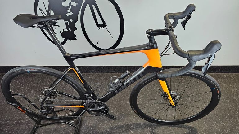 Brugt Giant Advanced 2 Disc + Carbon Wheels 2019 Road & Gravel — billede 8 af 17