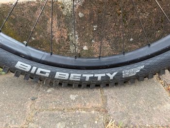 Brugt YT Industries Capra CORE 3 MX 2023 2023 Mountainbike — billede 20 af 28