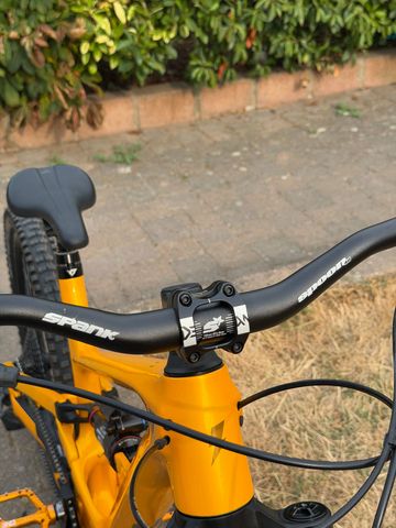 Použité YT Industries Capra CORE 3 MX 2023 2023 Mountainbike — obrázek 25 z 29