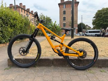 Použité YT Industries Capra CORE 3 MX 2023 2023 Mountainbike — obrázek 2 z 29