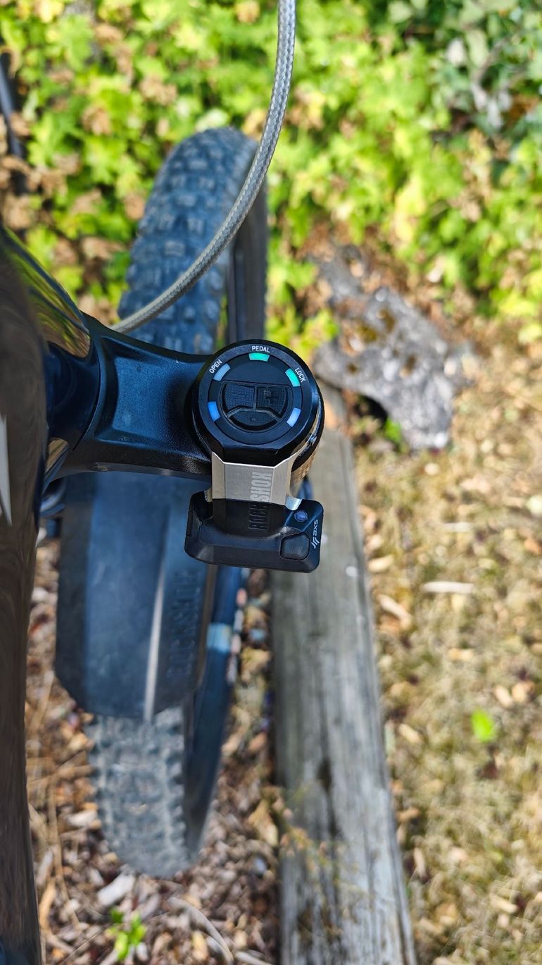YT Custom SRAM X0 Eagle AXS (T-Type) 2024 Mountainbike usato, Blu — immagine 5 di 17