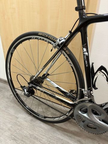 Used Trek Madone 5.2 2011 2011 Road & Gravel, Black — image 4 of 9