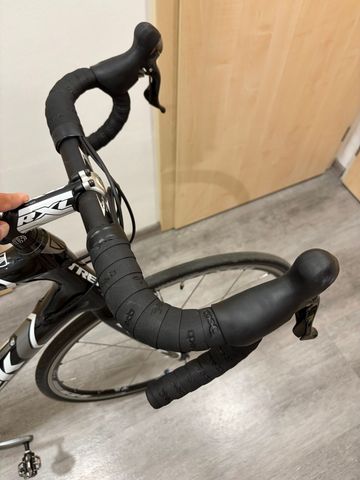 Used Trek Madone 5.2 2011 2011 Road & Gravel, Black — image 8 of 9