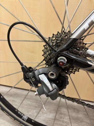 Used Trek Madone 5.2 2011 2011 Road & Gravel, Black — image 2 of 9