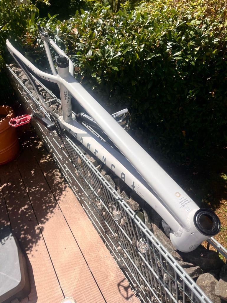 Used Commencal ABSOLUT 2020 Frameset 2020 Mountainbike, White, 26 — image 2 of 3