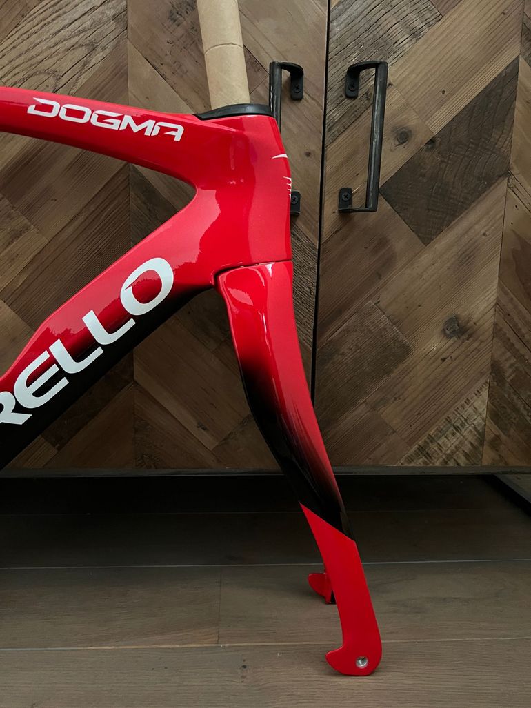 Brugt Pinarello Dogma Frameset 2025 Road & Gravel — billede 4 af 11