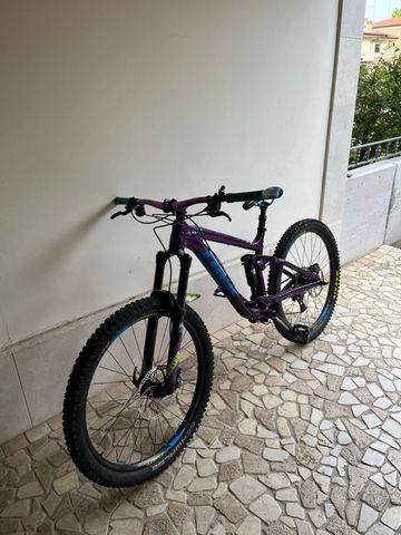 Used Trek Slash 7 2017 2017 Mountainbike, Purple — image 7 of 7