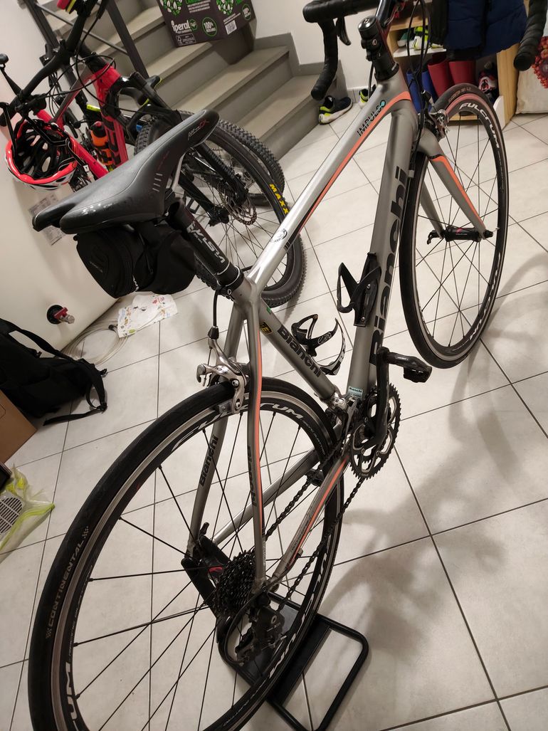 Bianchi Impulso Shimano 105 2017 Road & Gravel usato, Grigio chiaro — immagine 10 di 15