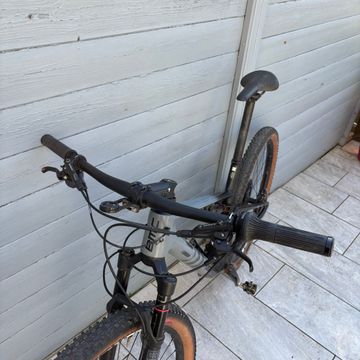 Used BMC Fourstroke TWO 2024 2024 Mountainbike, Light Gray — image 9 of 15