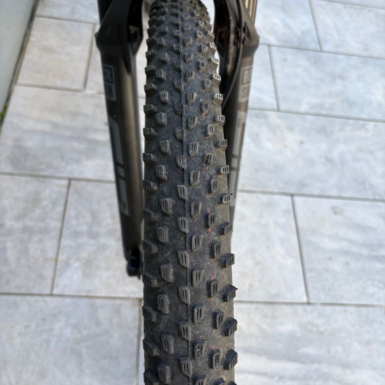 Used BMC Fourstroke TWO 2024 2024 Mountainbike, Light Gray — image 12 of 15