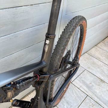 Used BMC Fourstroke TWO 2024 2024 Mountainbike, Light Gray — image 10 of 15