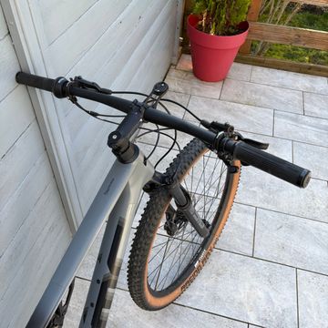 Used BMC Fourstroke TWO 2024 2024 Mountainbike, Light Gray — image 6 of 15