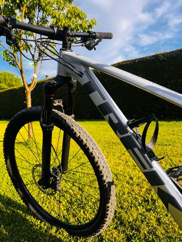 Used Trek Procaliber 8 2025 2025 Mountainbike, Light Gray, 29 — image 3 of 4