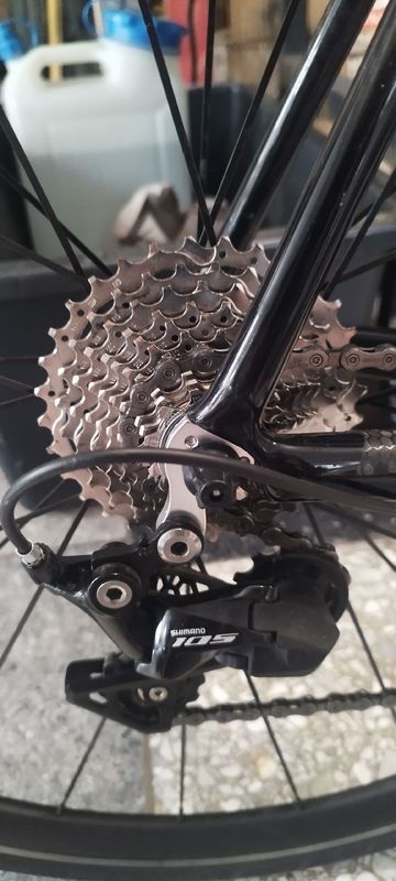 Używany Custom Custom Shimano 105 2023 Road & Gravel — zdjęcie 4 z 9