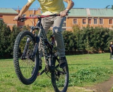 Used Specialized Enduro EVO 650b 2016 2016 Mountainbike, Black, 27.5 — image 2 of 3