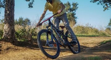 Used Specialized Enduro EVO 650b 2016 2016 Mountainbike, Black, 27.5 — image 3 of 3