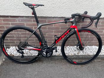 Použité Giant TCR Advanced 1 Disc KOM 2019 2019 Road & Gravel