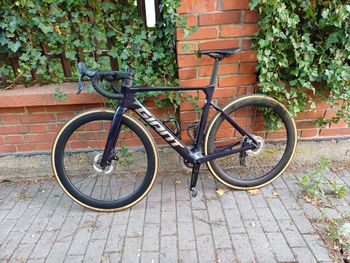 Brugt Giant Propel Advanced Pro 1 2023 2023 Road & Gravel — billede 2 af 7