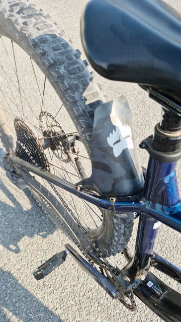 Used Trek Roscoe 8 2023 2023 Mountainbike, Blue, 27.5, 29 — image 10 of 10