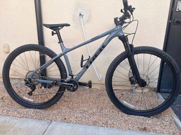 Used Trek X-Caliber 9 2019 2019 Mountainbike, Light Gray, 29 — image 1 of 13