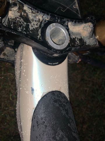 Used Giant Glory Advanced 2024 2024 Mountainbike, White, 29, 27.5 — image 9 of 10