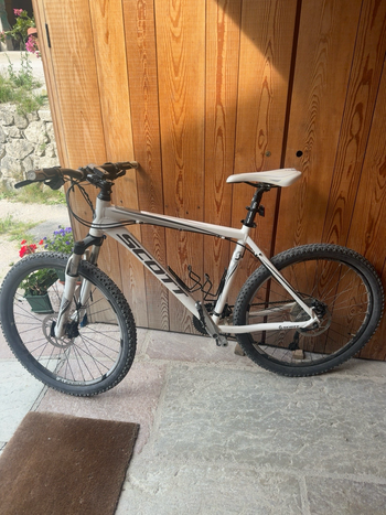 Brugt Scott Scale Shimano Deore 2012 Mountainbike — billede 2 af 3