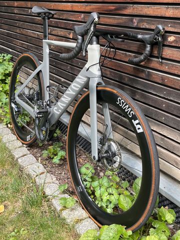 Brugt Canyon Aeroad CF SL 8 Disc 2022 2022 Road & Gravel — billede 2 af 20