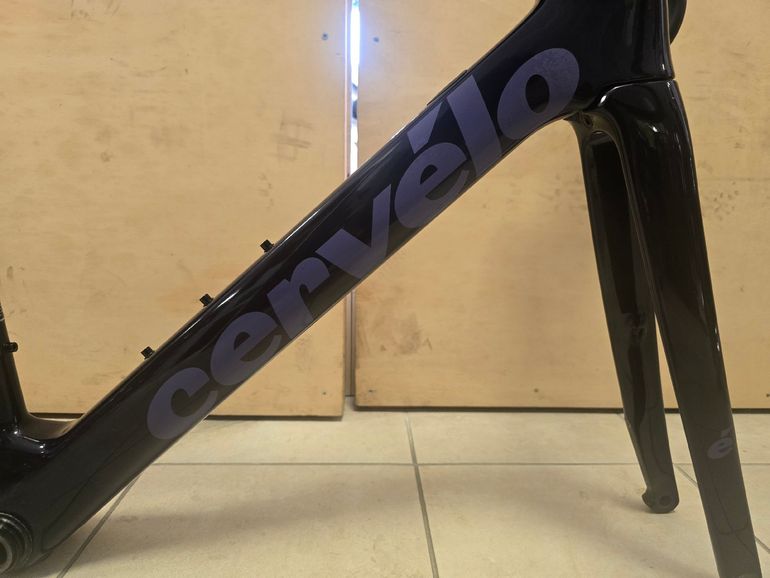 Gebrauchtes Cervélo Caledonia Frameset 2022 Road & Gravel, Schwarz — Bild 2 von 11