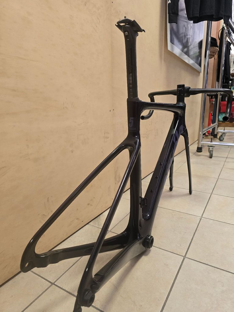 Gebrauchtes Cervélo Caledonia Frameset 2022 Road & Gravel, Schwarz — Bild 6 von 11