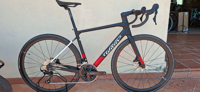 Wilier Garda SHIMANO 105 12S 2024 2024 Road & Gravel d'occasion